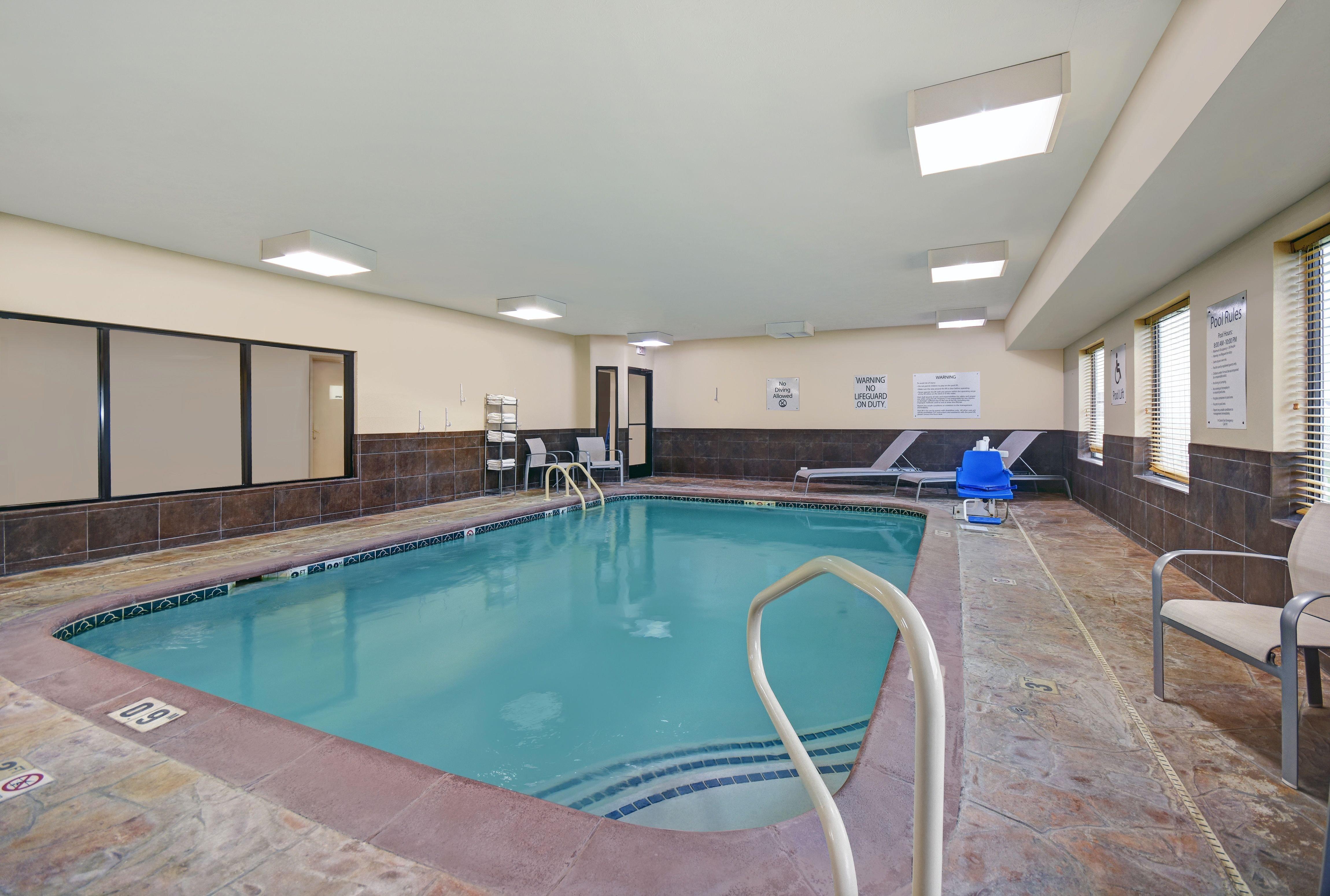 Holiday Inn Express Adrian By Ihg Exterior photo